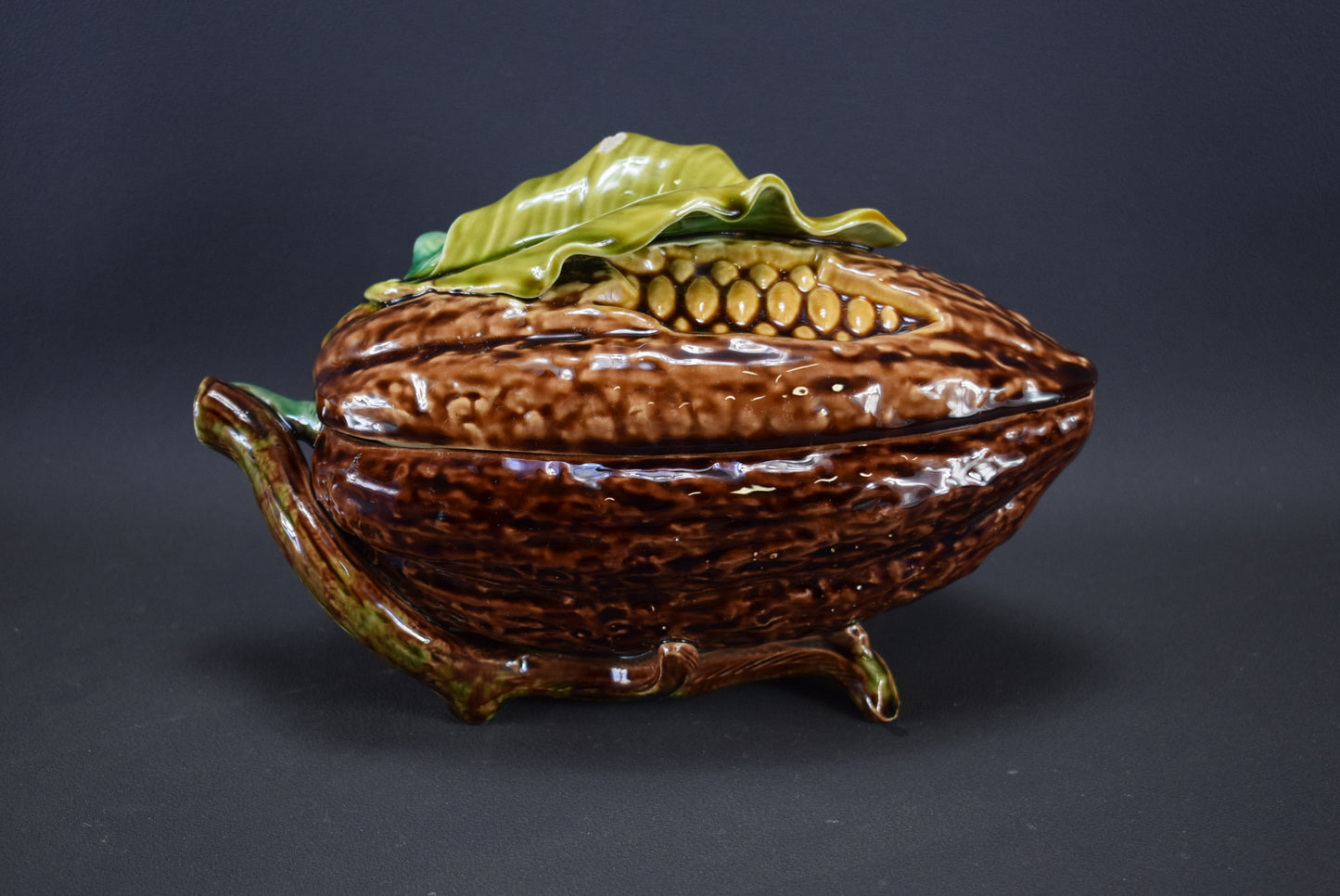 Coco Bean Majolica - Charmantiques