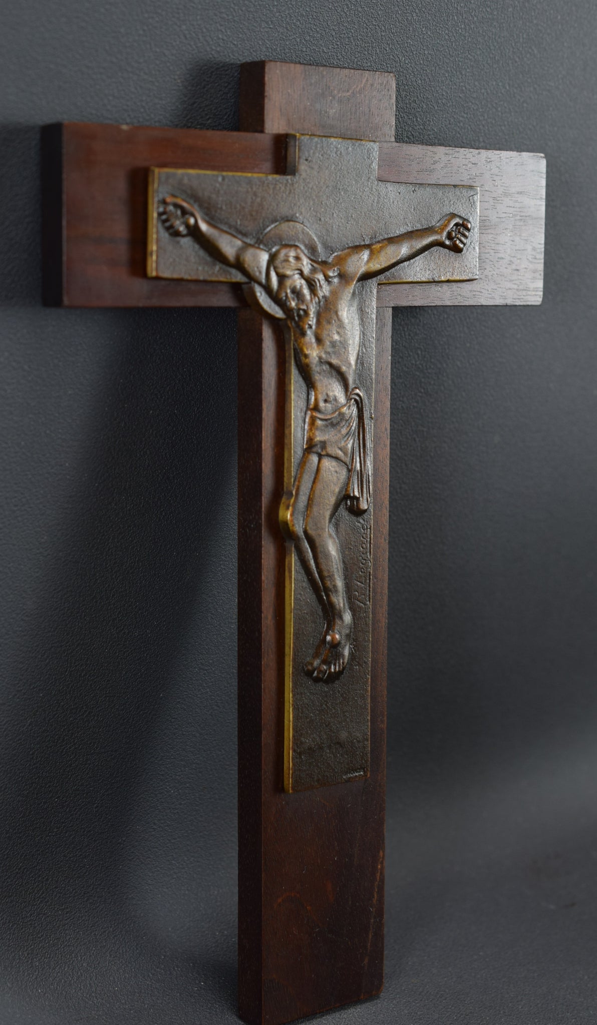 R Legrand Crucifix