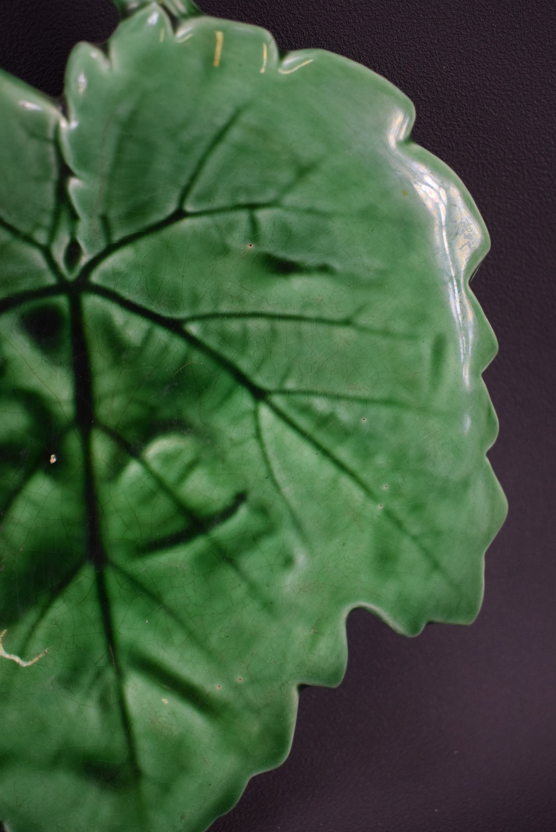 Sarreguemines Leaf Dish - Charmantiques