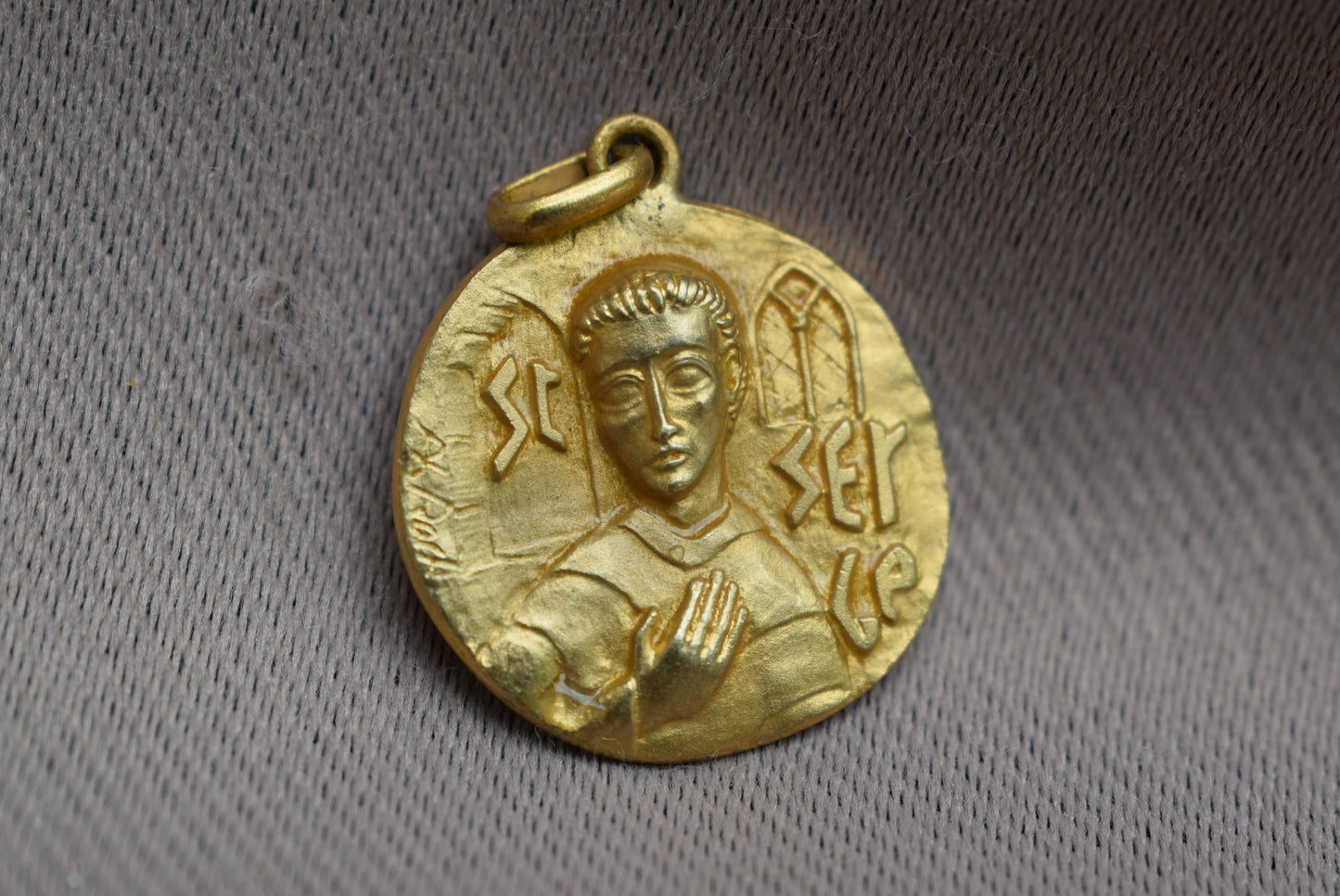 St Serge Medal - Charmantiques