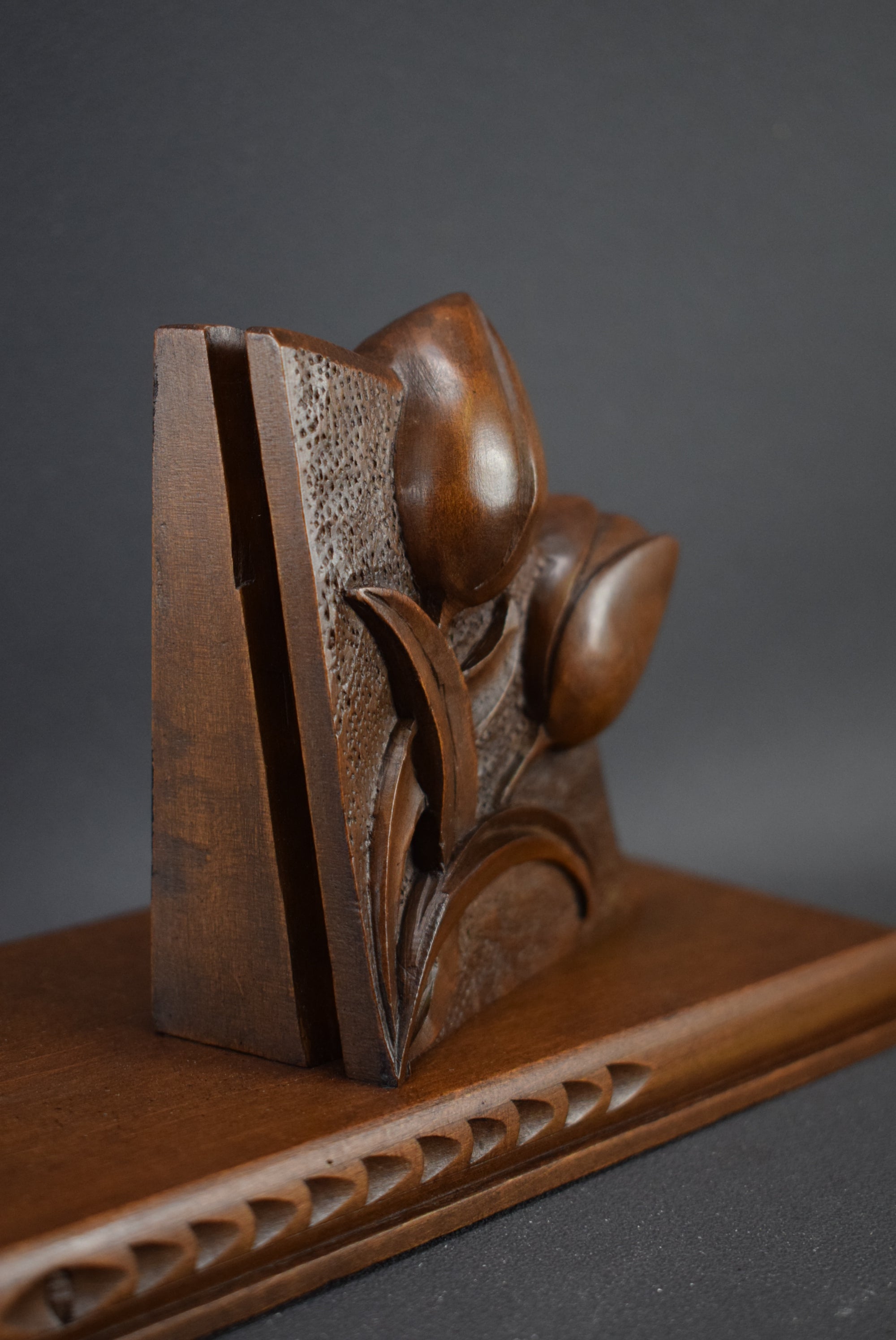 Art Deco Carved Wood Standing Photo Frame with hot Tulip Flower