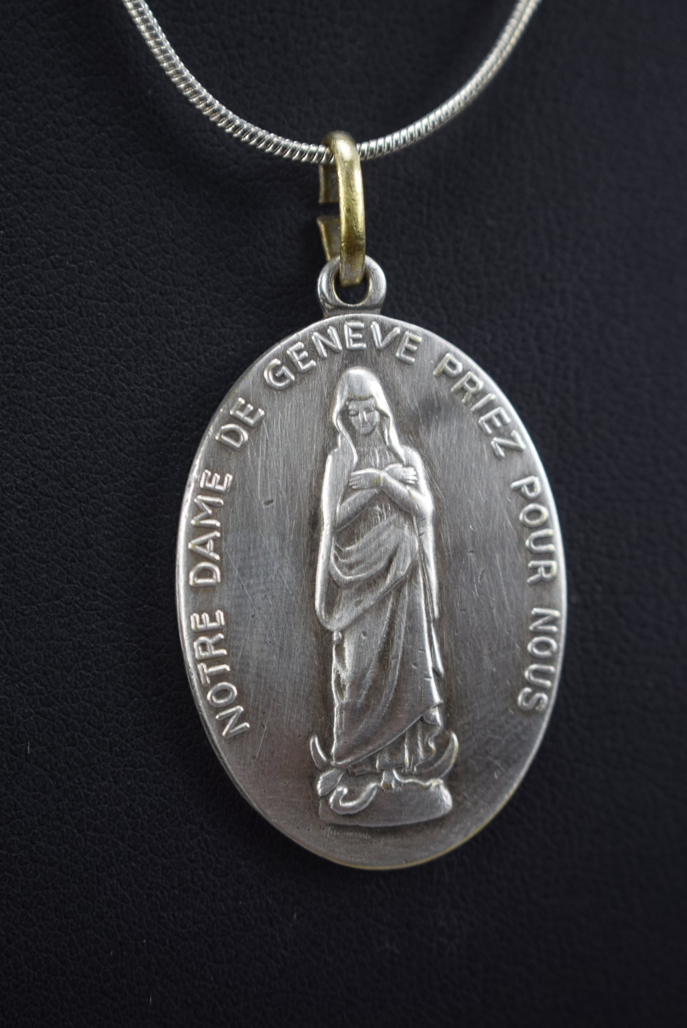 Notre Dame de Geneve Medal - Charmantiques