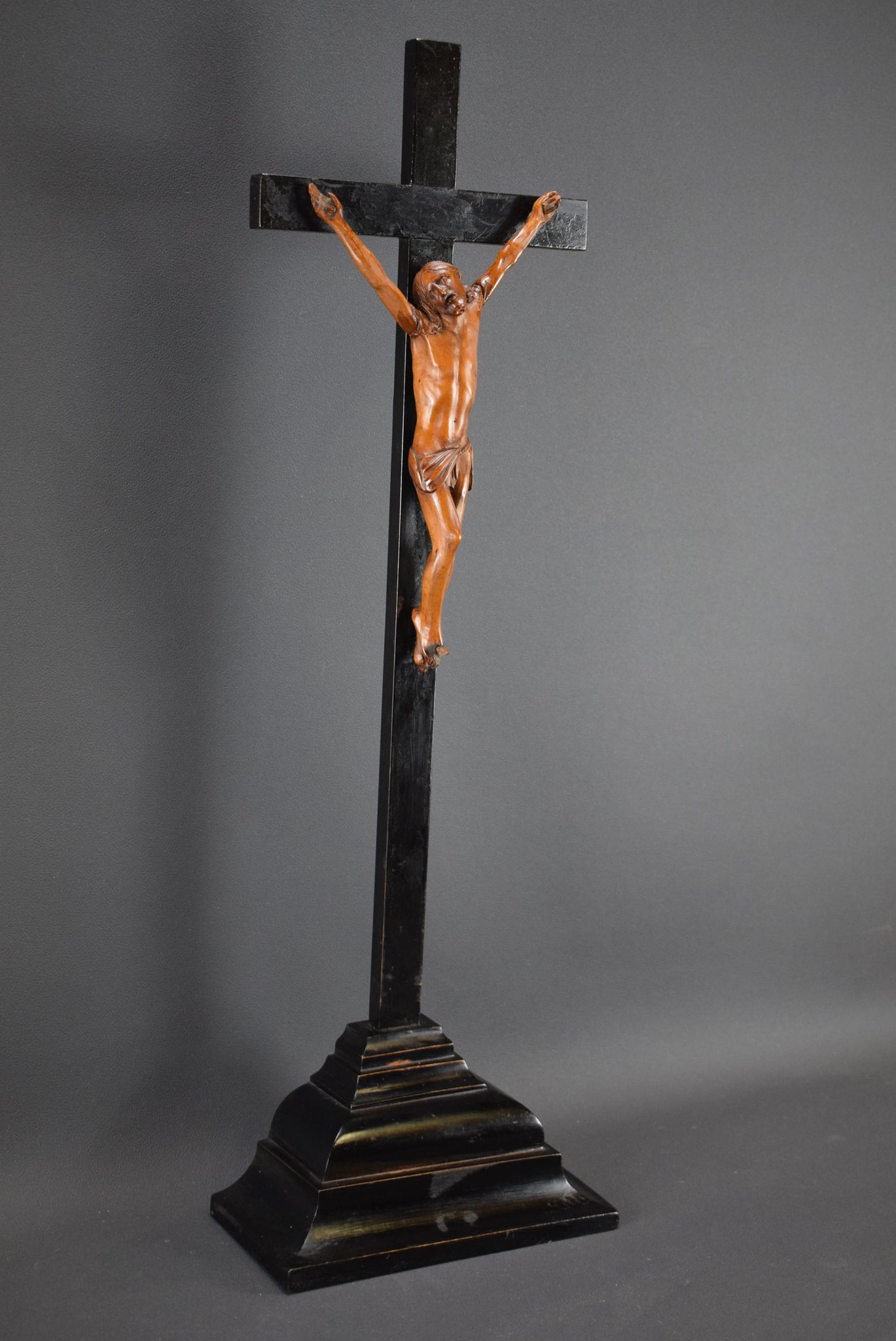 Wood Altar Cross - Charmantiques