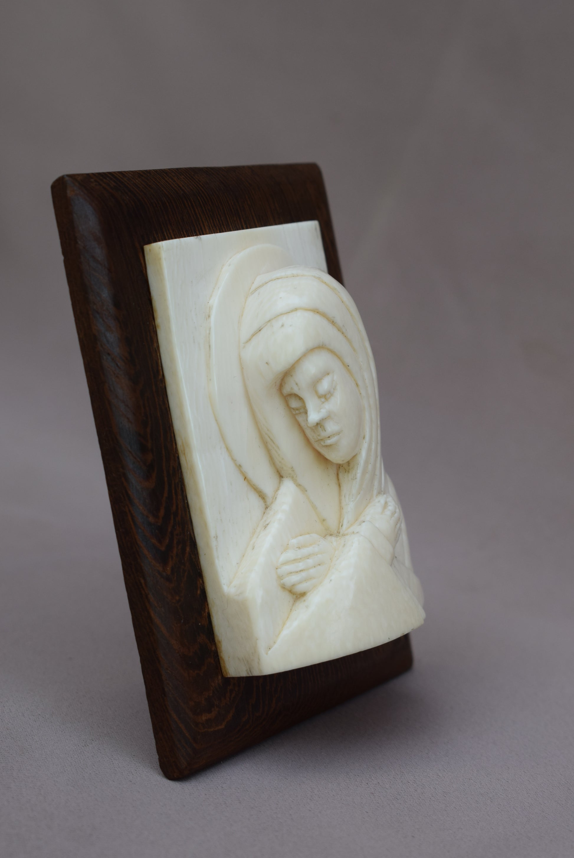 Ivory Mary Portrait - Charmantiques