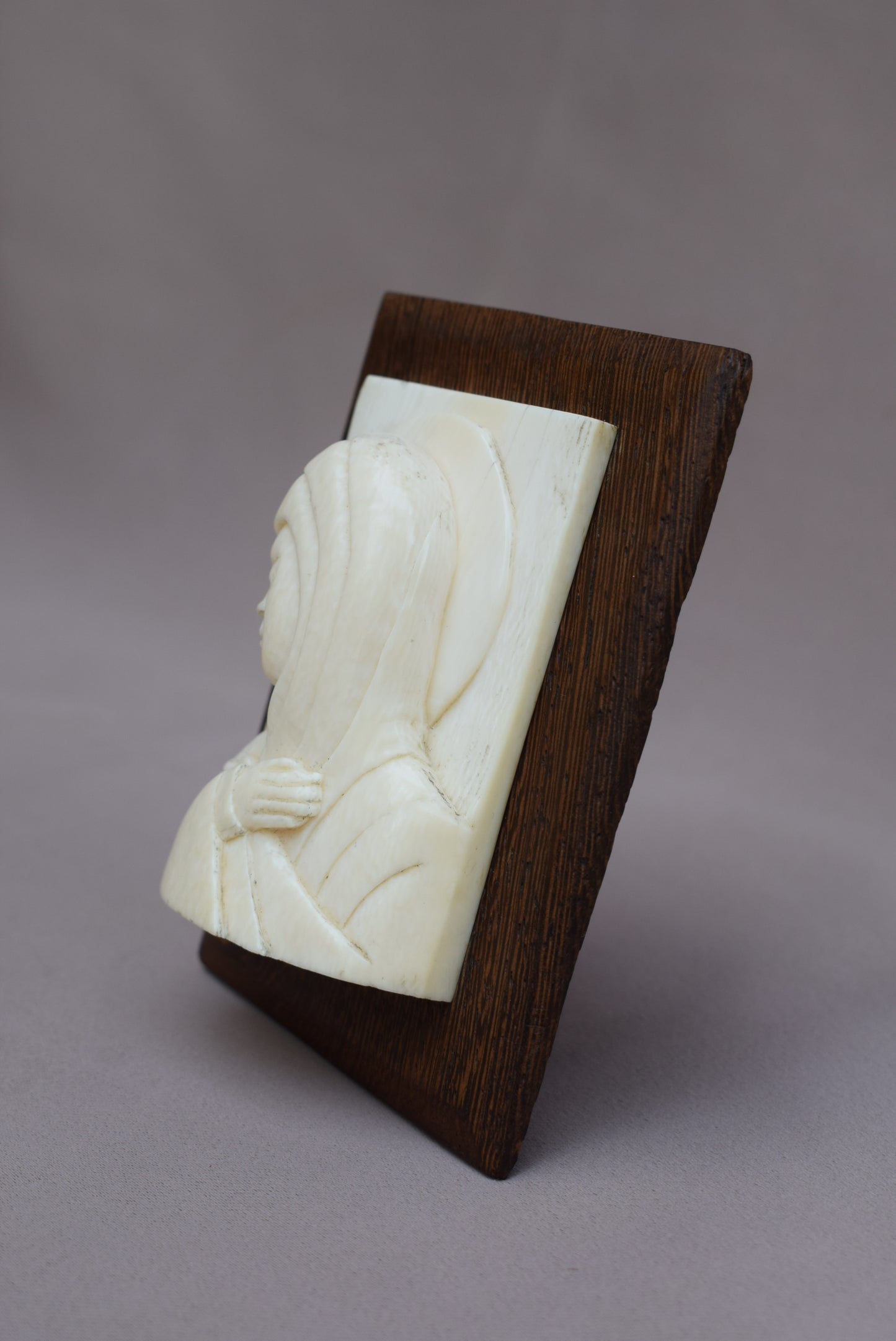 Ivory Mary Portrait - Charmantiques