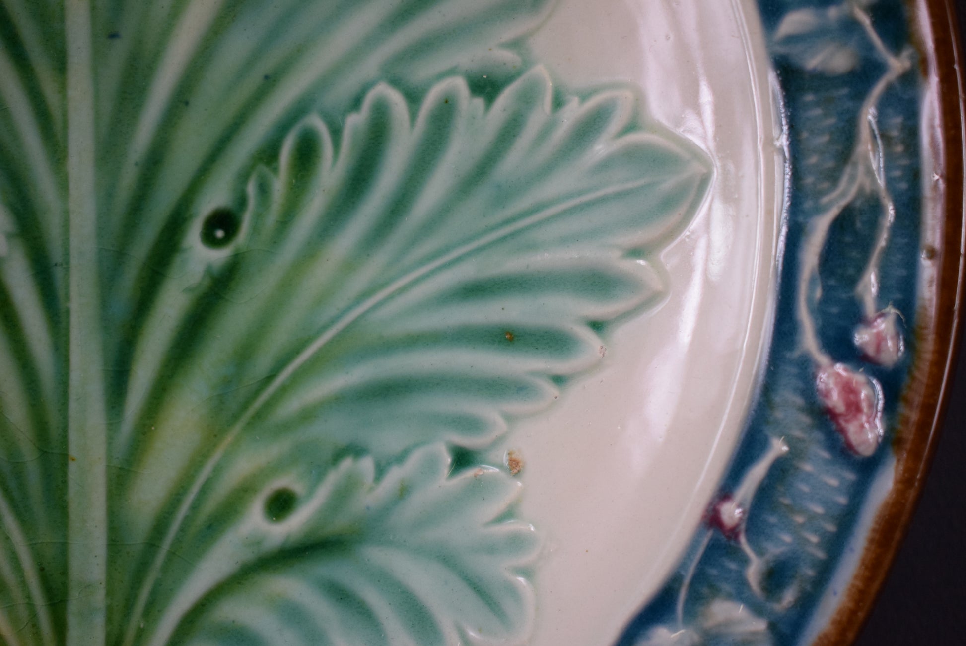 Longchamp Majolica Leaf Plate - Charmantiques