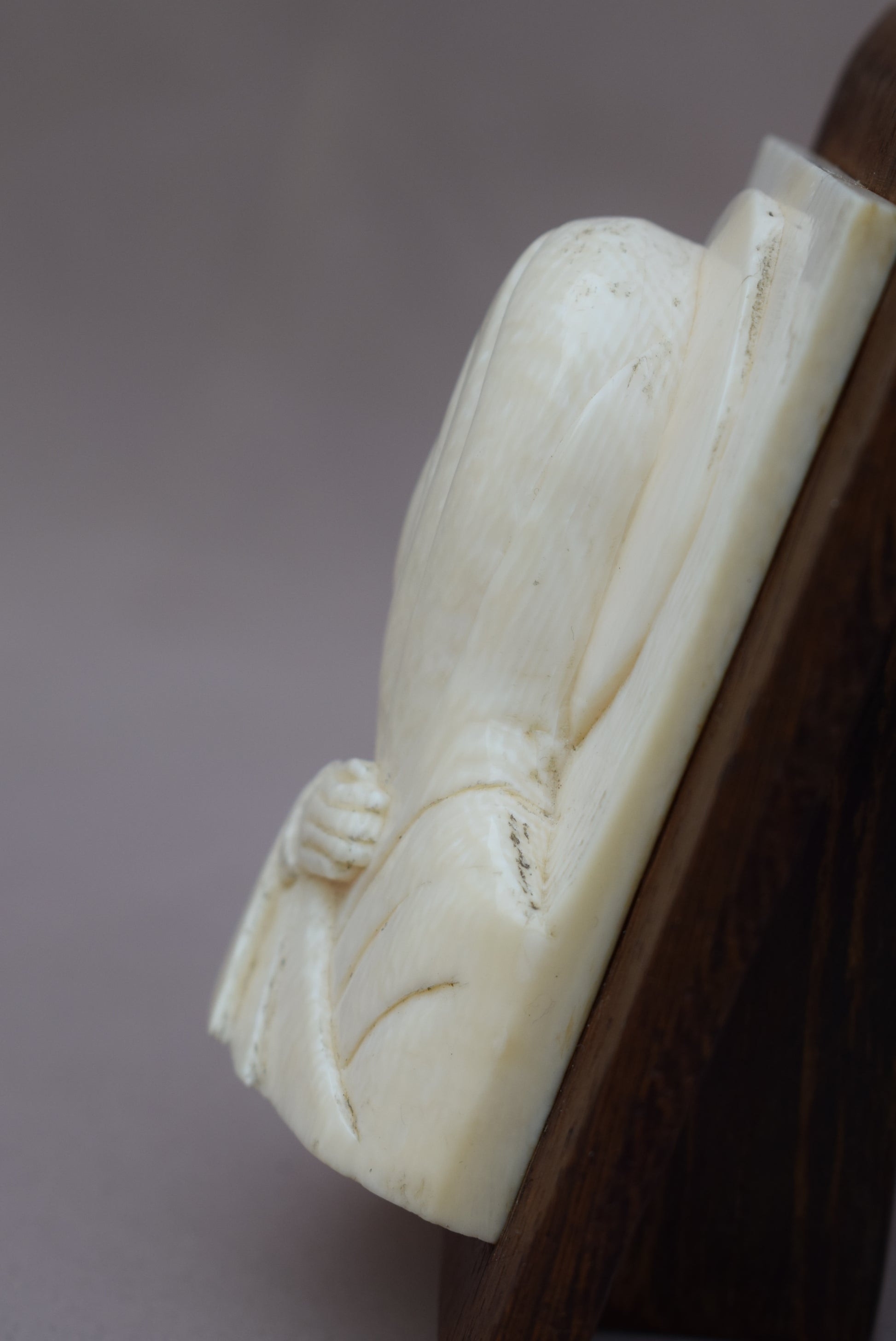 Ivory Mary Portrait - Charmantiques