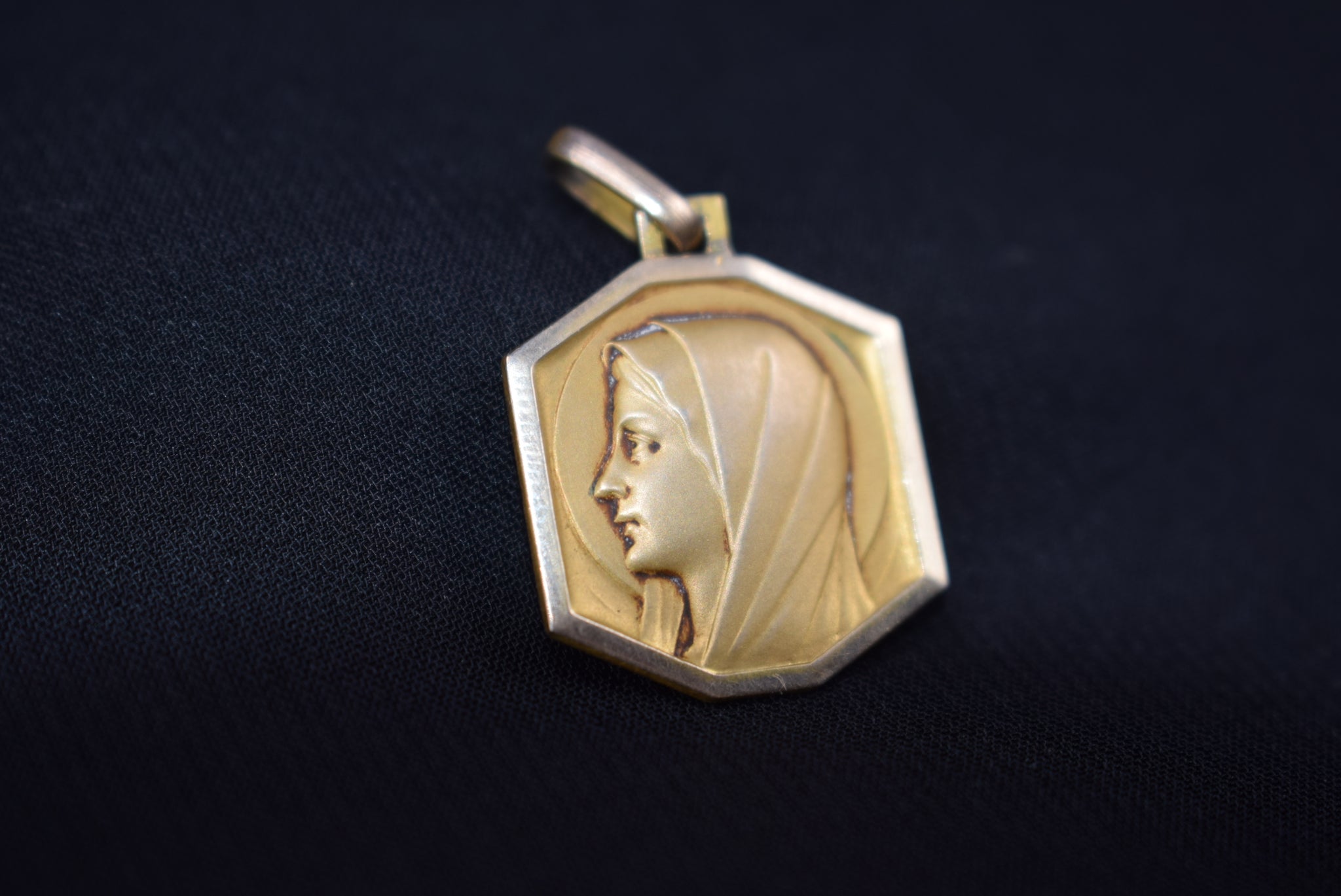Mary Gold Medal - Charmantiques
