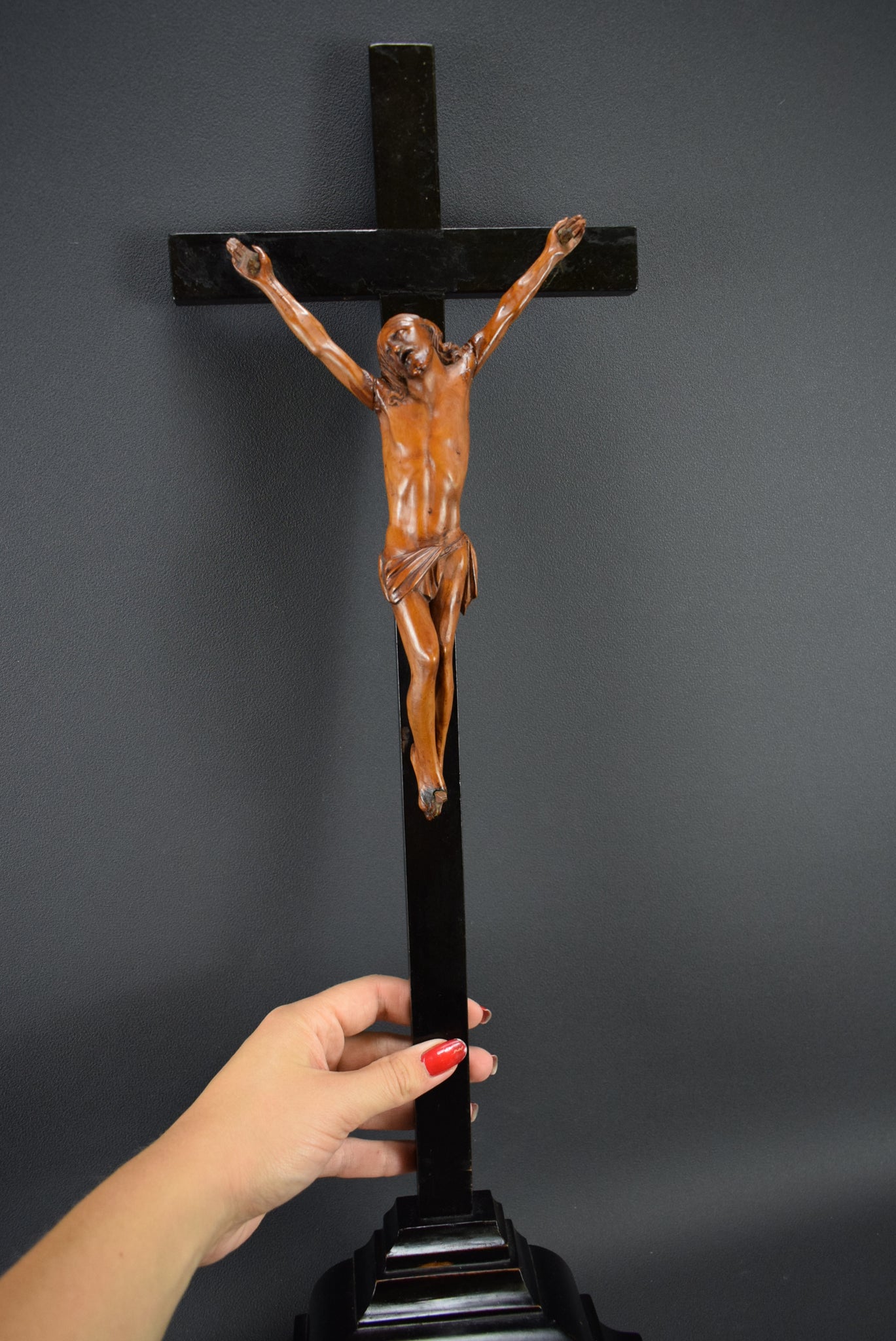 Wood Altar Cross - Charmantiques