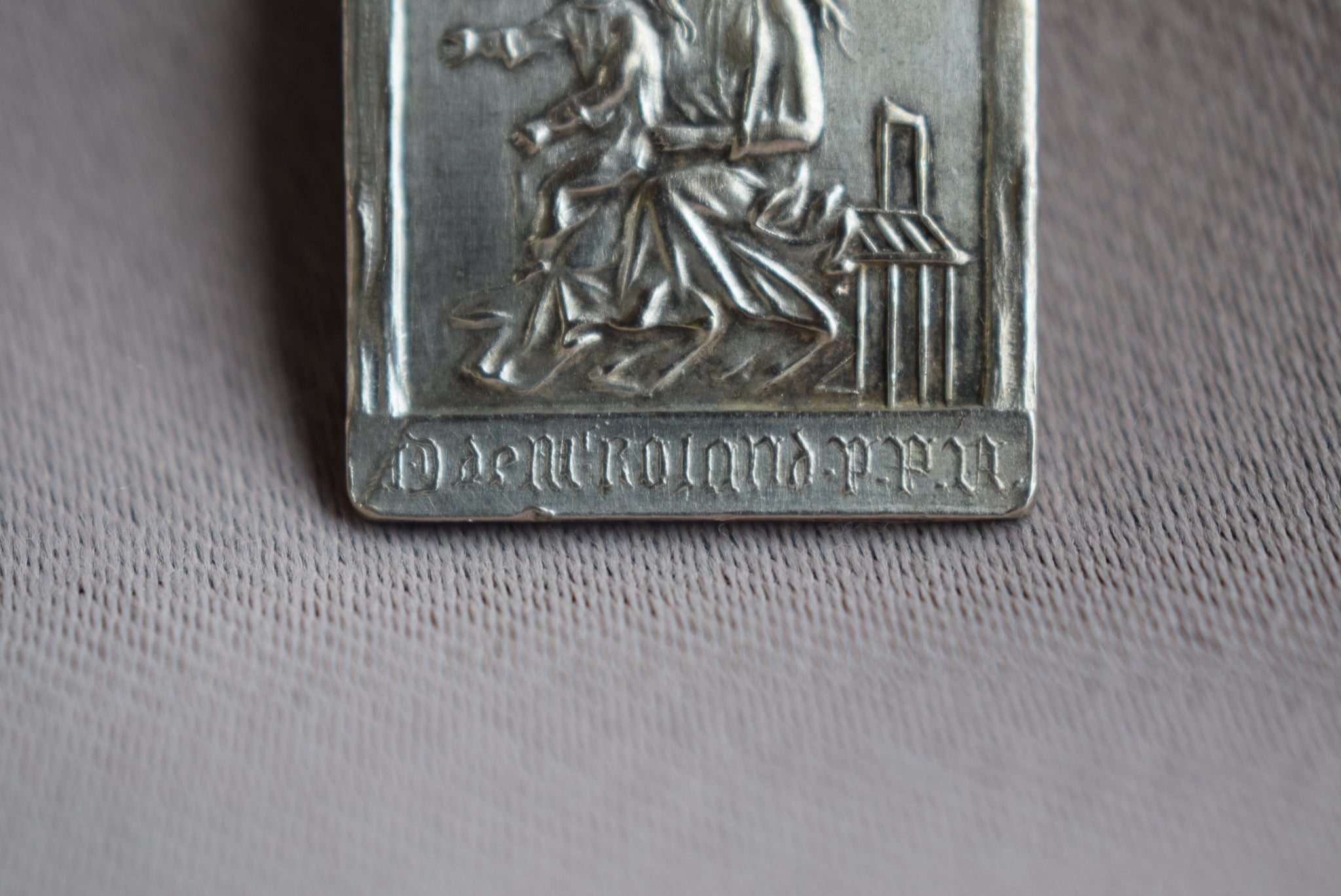 Gothic Medal - Charmantiques