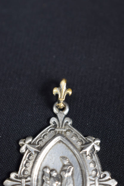 Salette Pendant - Charmantiques