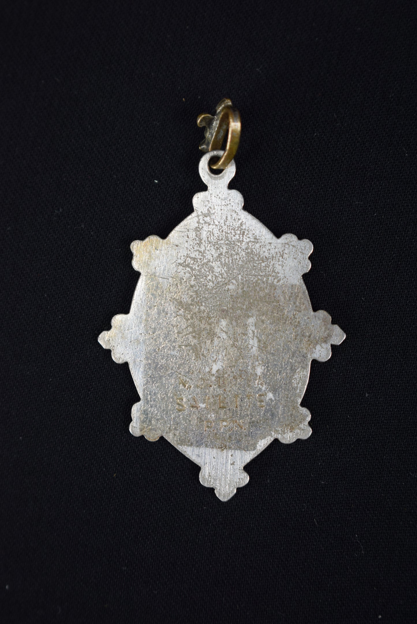 Salette Pendant - Charmantiques