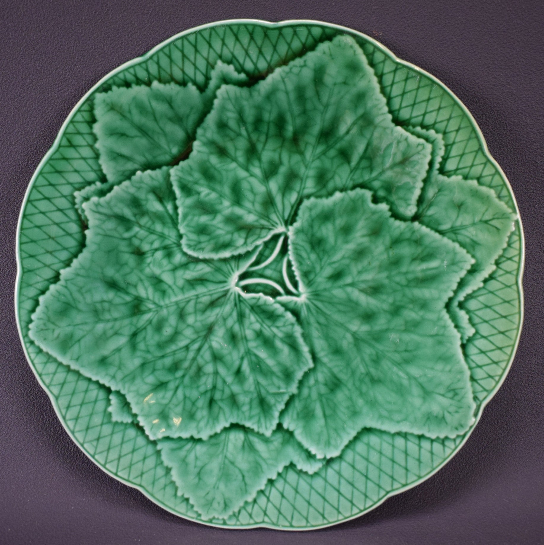 Set of Two 2 Green Majolica Leaf Plates by Gien Primefleur Creation for Garden House Tableware