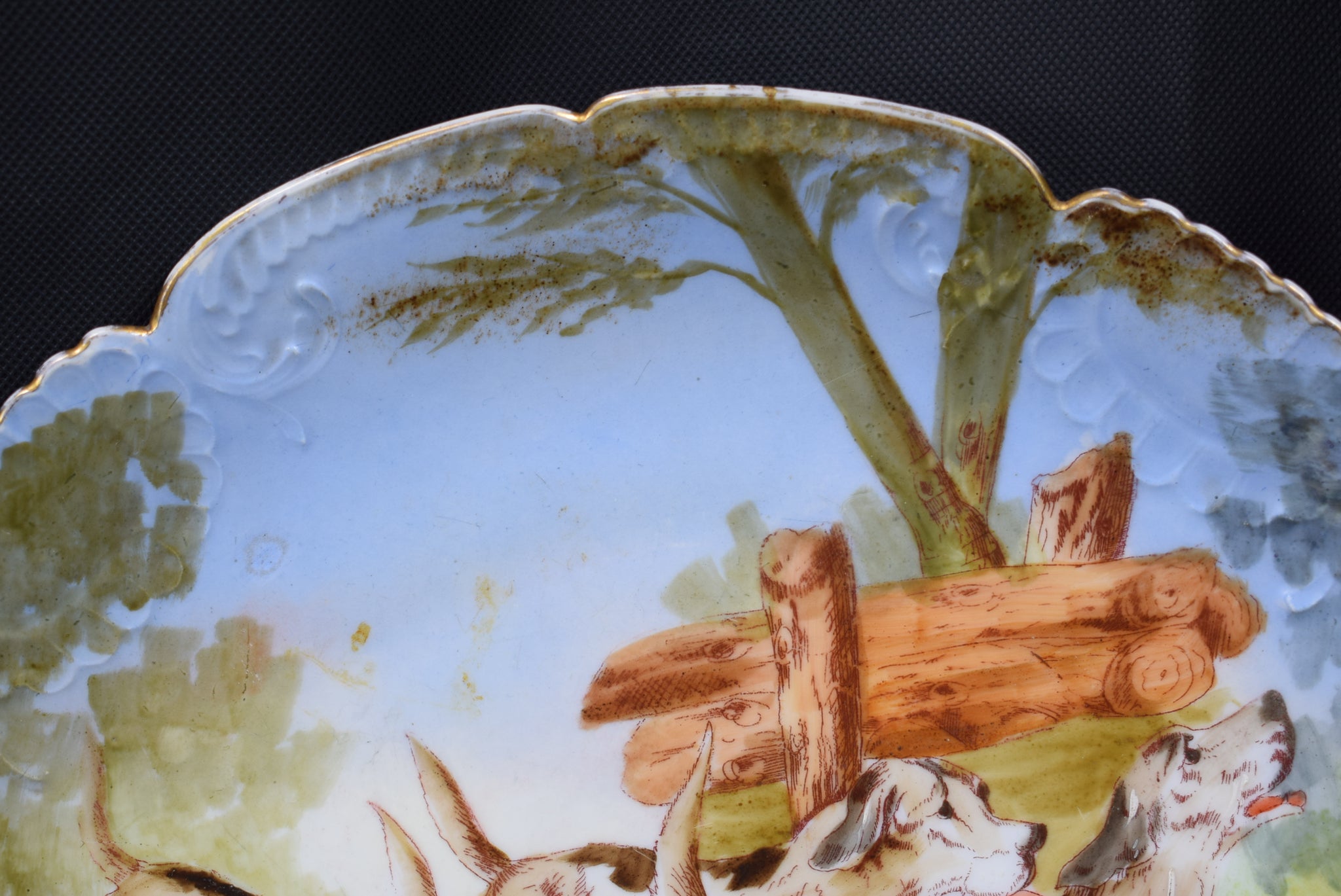 Hunting Dogs Porcelain Plate - Charmantiques