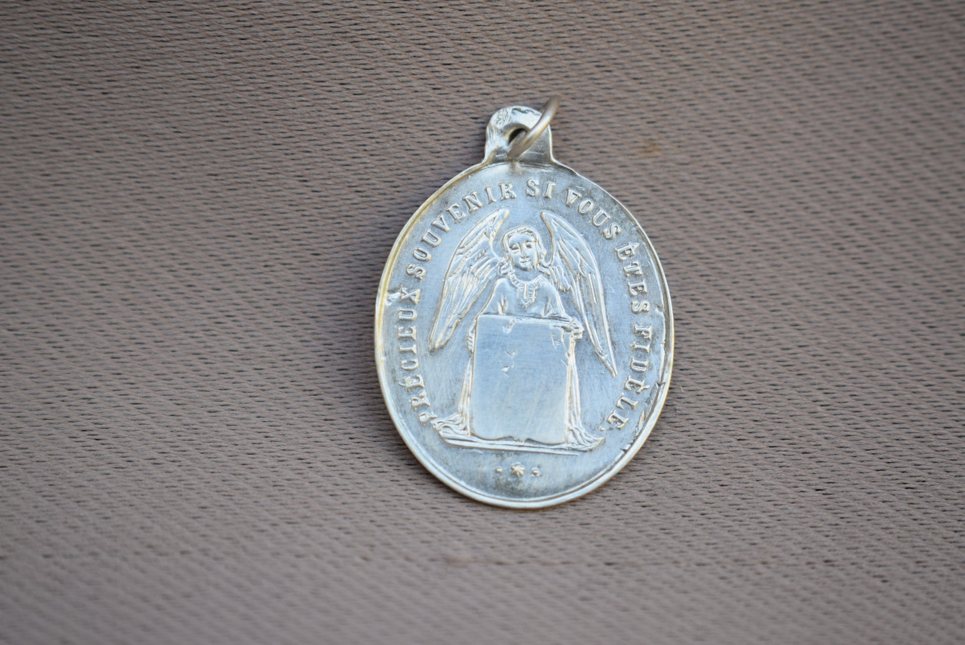 Angel Medal - Charmantiques