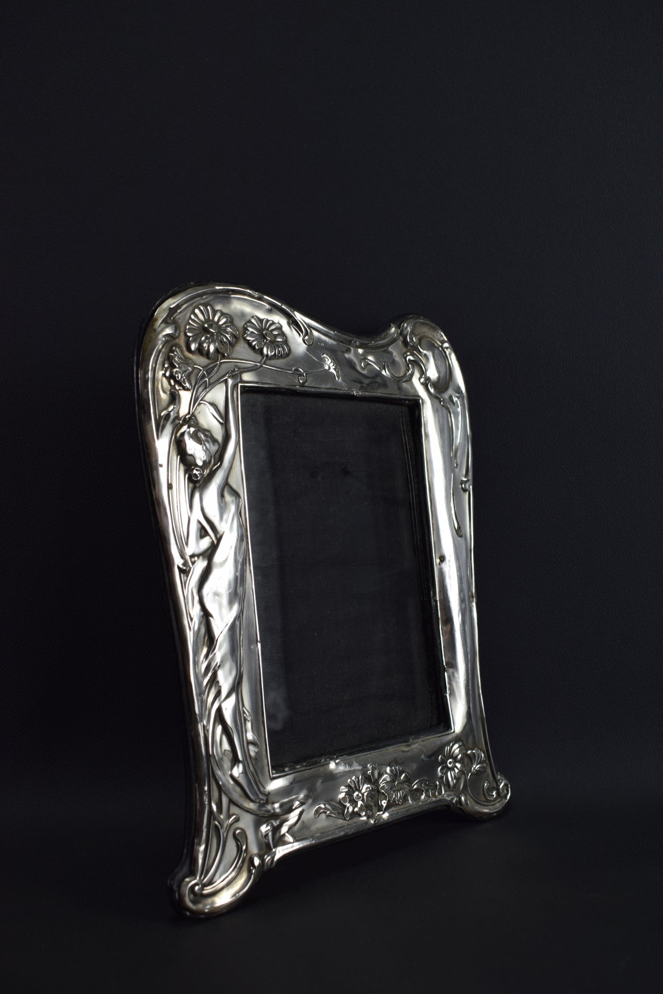 Art Nouveau Silver English Photo Frame 1