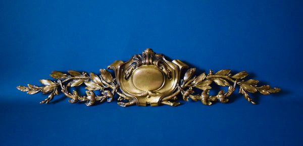 Louis XV Pediment - Charmantiques